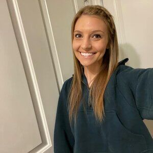 Meet your Posher, Lauren